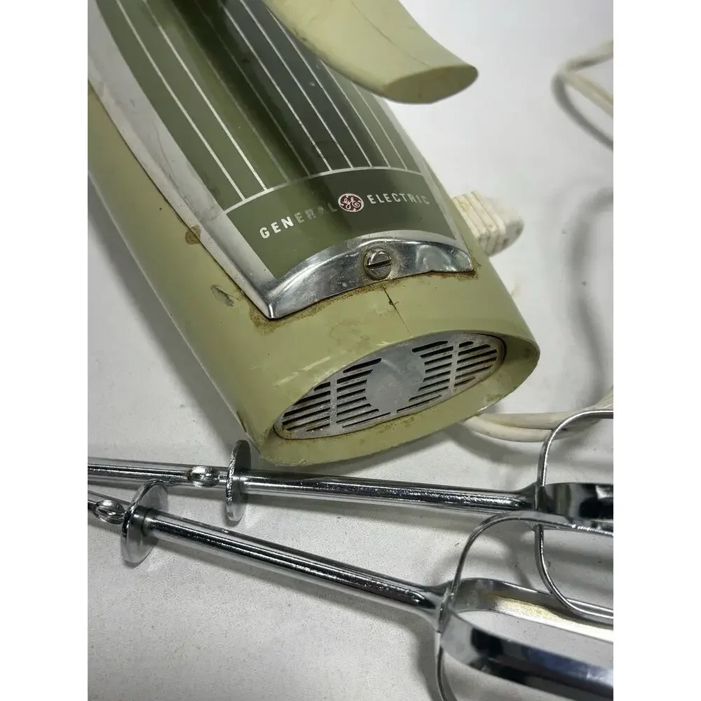 Vintage General Electric Hand Mixer Avocado Green MCM GE w/ Beaters WORKING